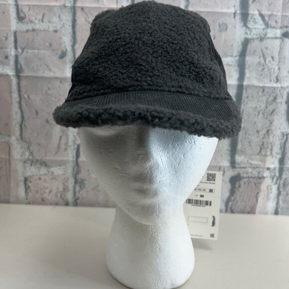 Zara Fleece Cozy Kids Army Green Caps 3-5 Years Old NWT - Picture 2 of 8